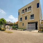 Oyo Life 3987 Kost Aditya