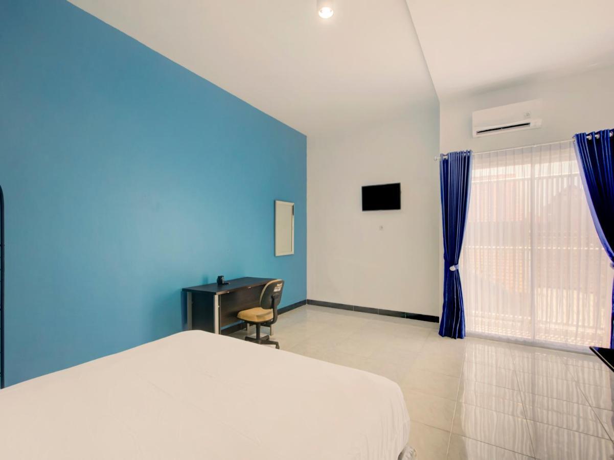 Oyo Life 3987 Kost Aditya 2* Surabaya