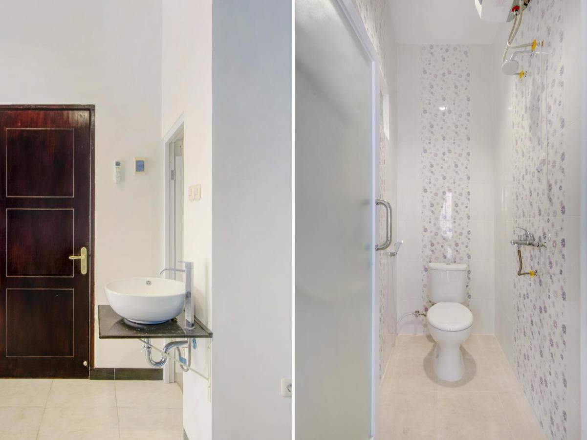 Oyo Life 3987 Kost Aditya 2* Surabaya