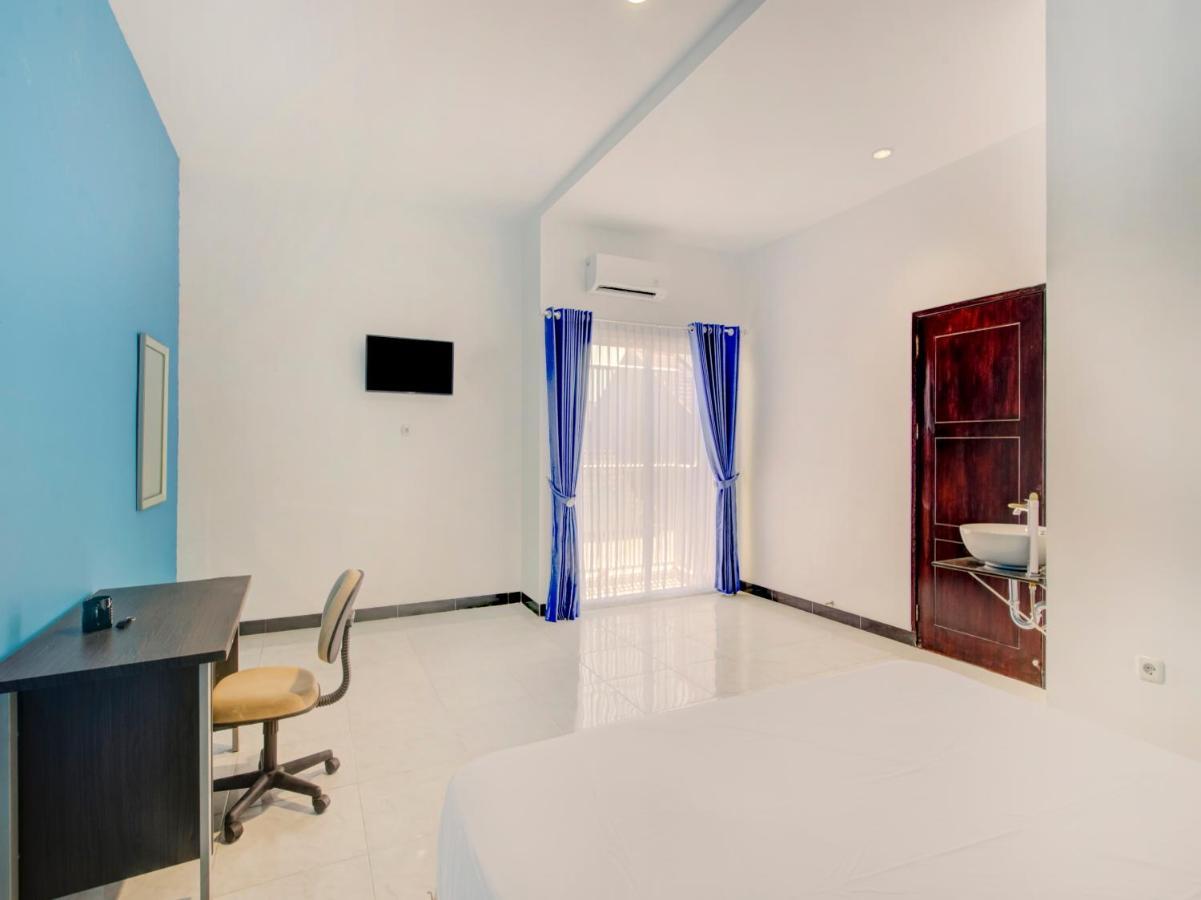 Oyo Life 3987 Kost Aditya 2*