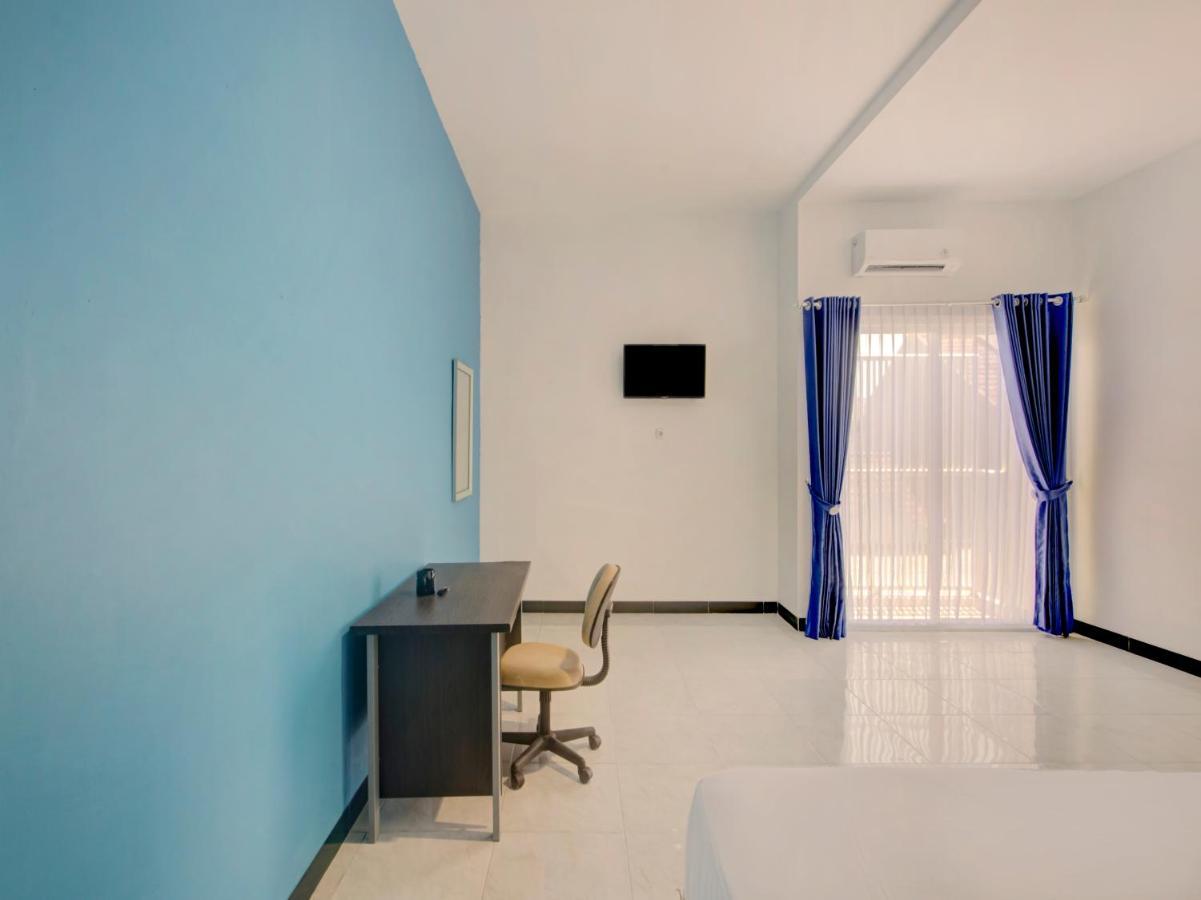 Oyo Life 3987 Kost Aditya 2*