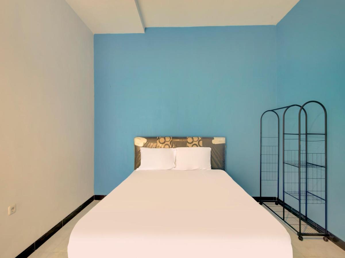 Hotel Oyo Life 3987 Kost Aditya 2*