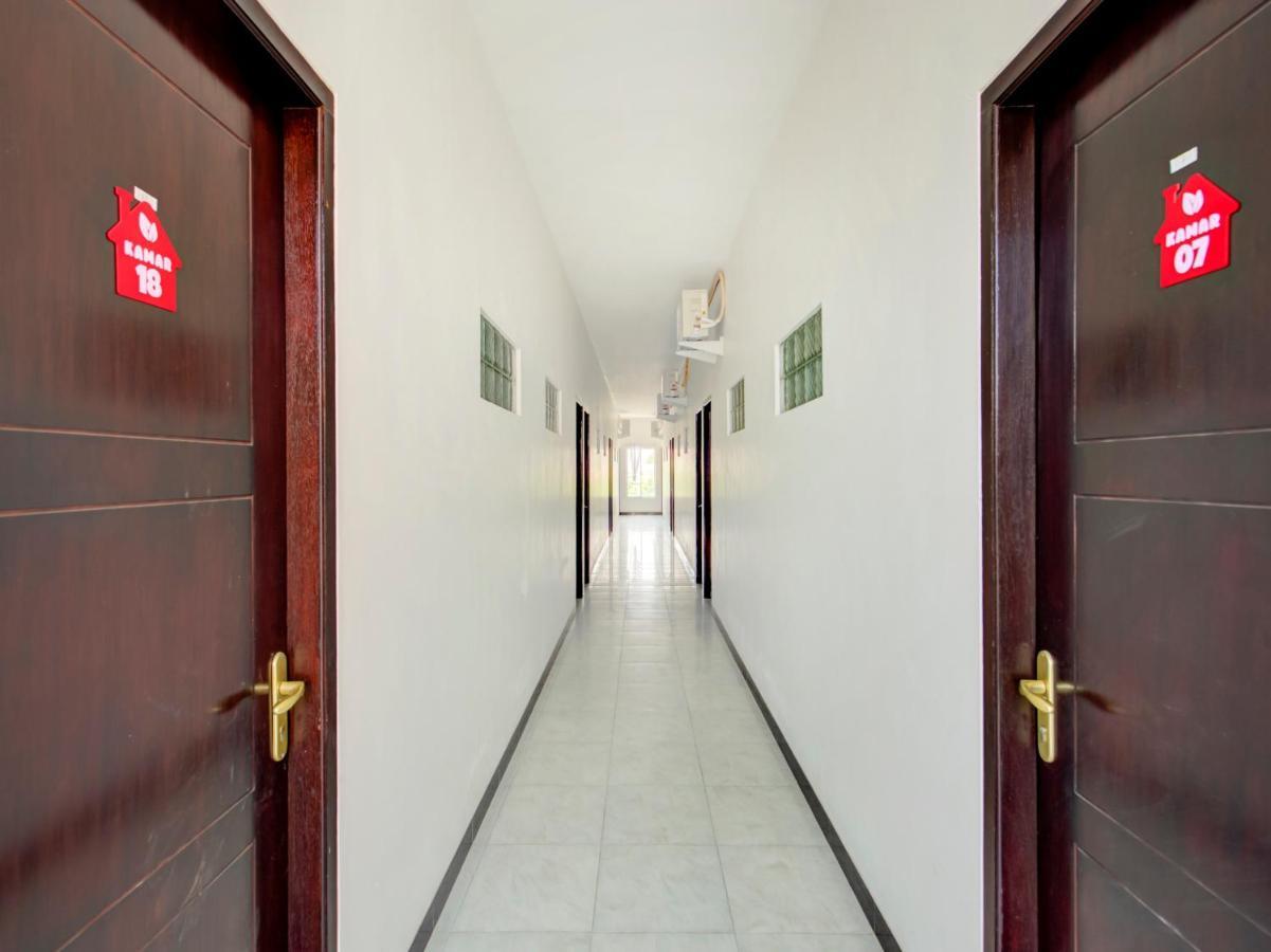 Hotel Oyo Life 3987 Kost Aditya Surabaya